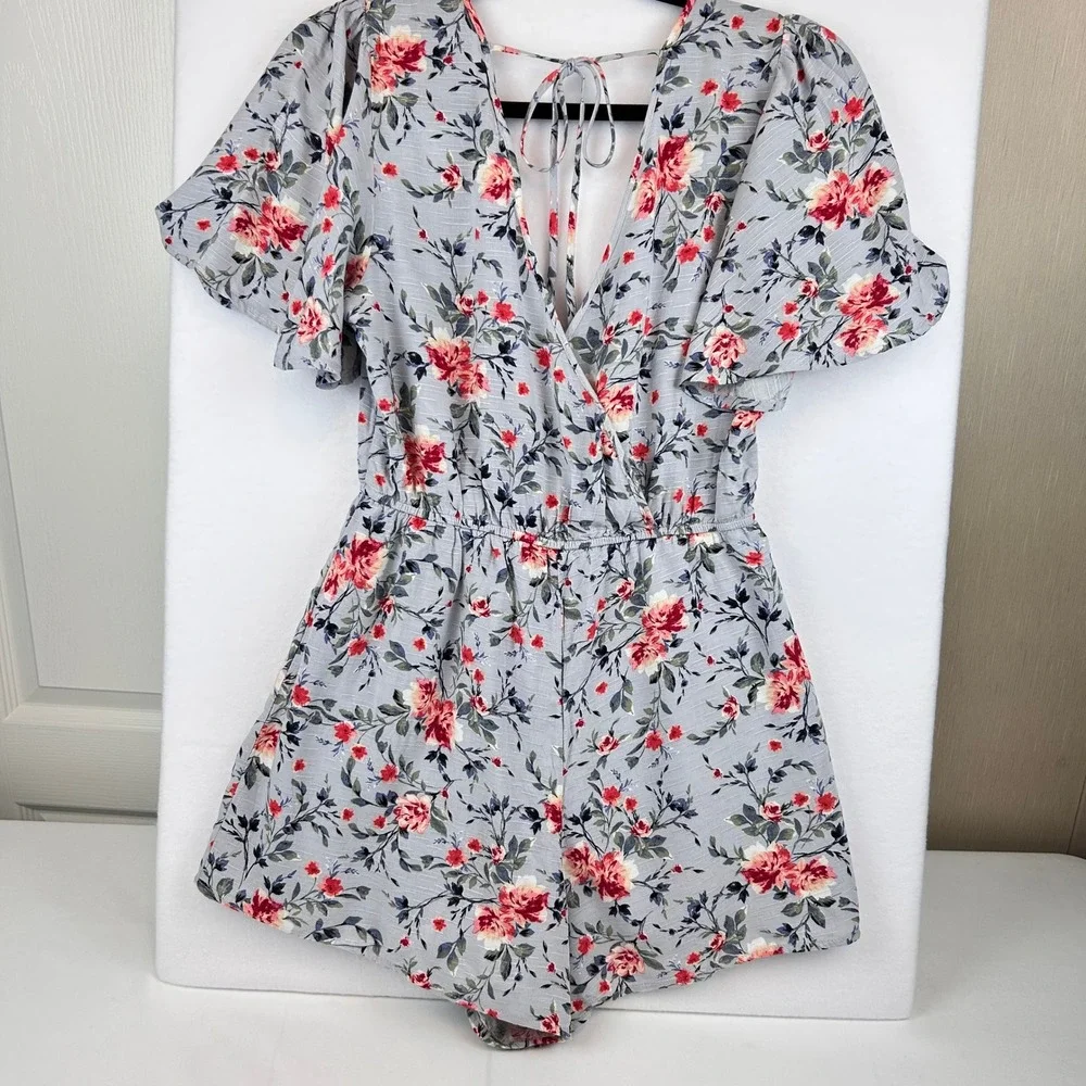 Altar'd State Floral Romper Blue Red Rose Wrap V-Neck Flutter Sleeve Small - Picture 5 of 10